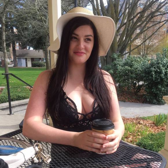 Meet your Posher, Ariel - Picture 1 of 1